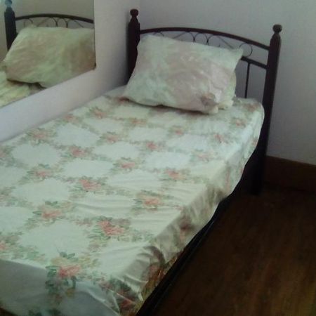 Robert'S Guest House Port of Spain Экстерьер фото