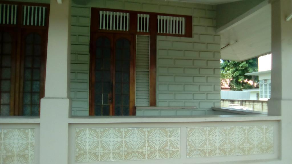 Robert'S Guest House Port of Spain Экстерьер фото