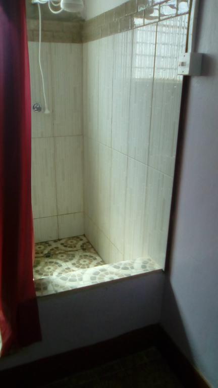 Robert'S Guest House Port of Spain Экстерьер фото